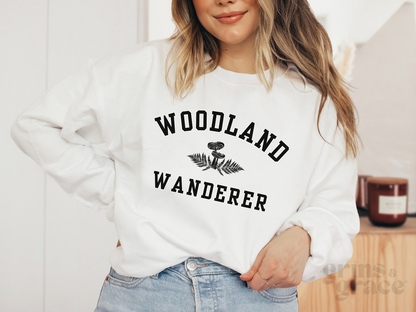 WOODLAND WANDERER WOMENS SWEATSHIRT | BLACK & WHITE