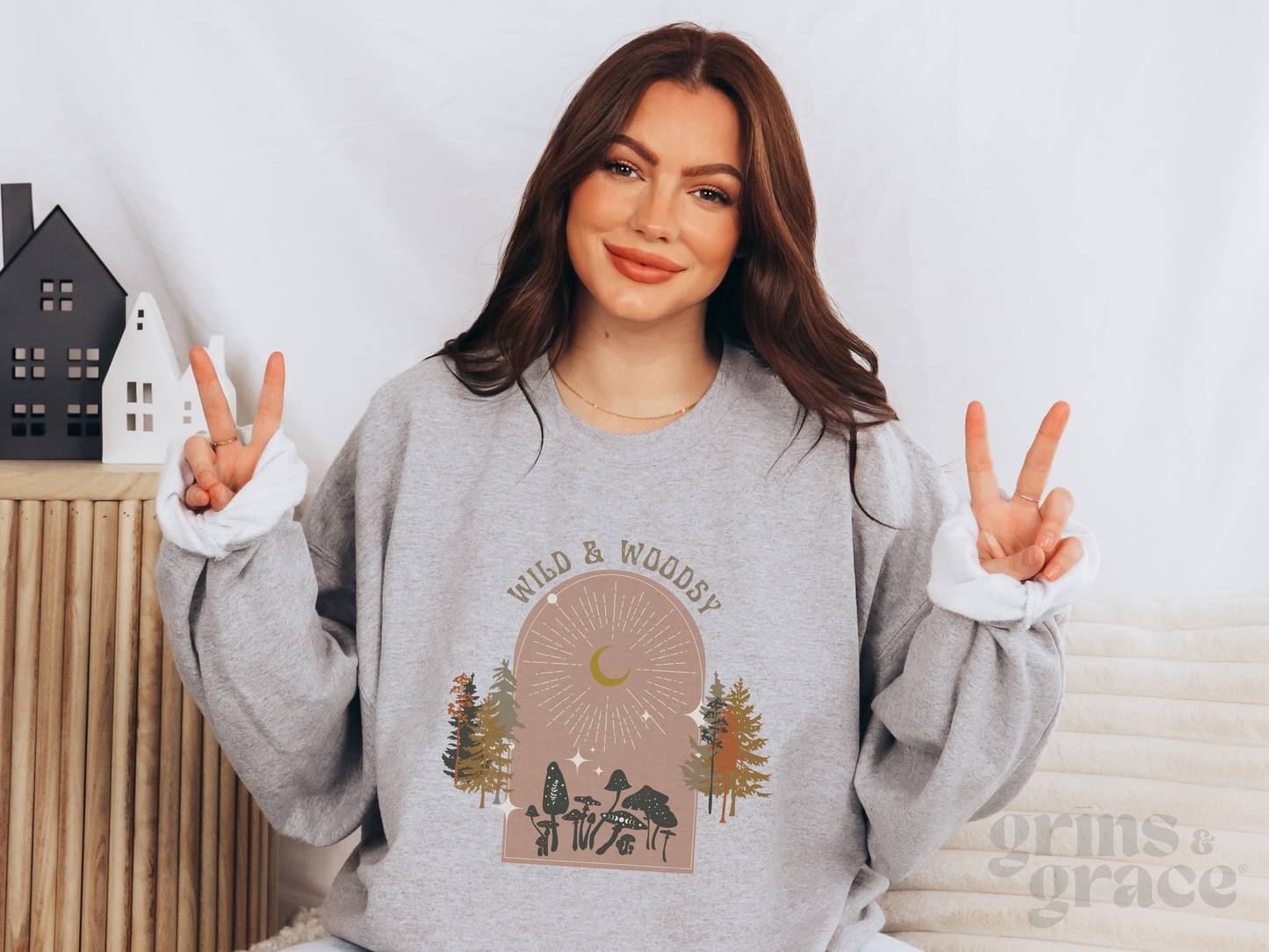 WILD & WOODSY WOMENS SWEATSHIRT