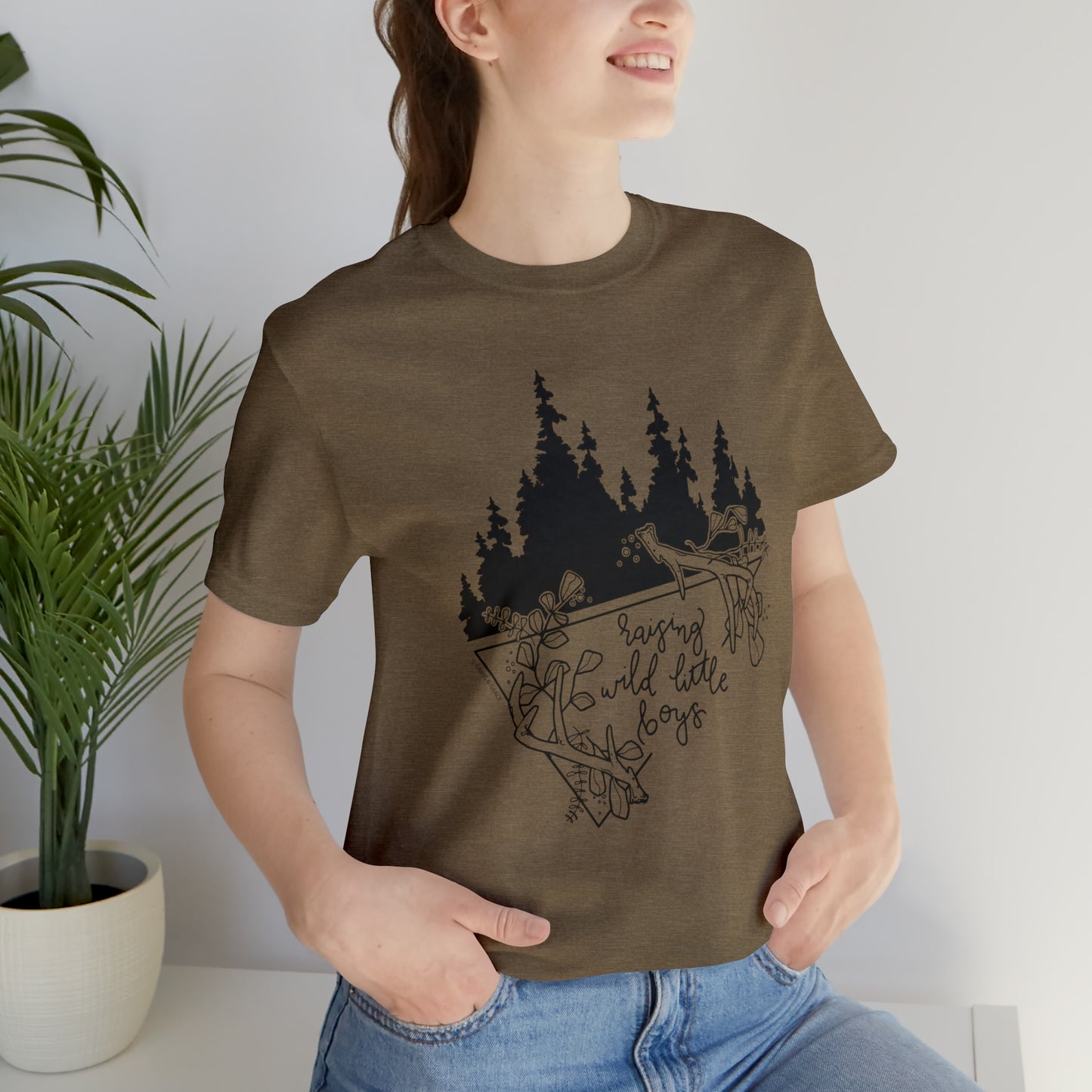 'RAISING WILD LITTLE BOYS' MOM T-SHIRT