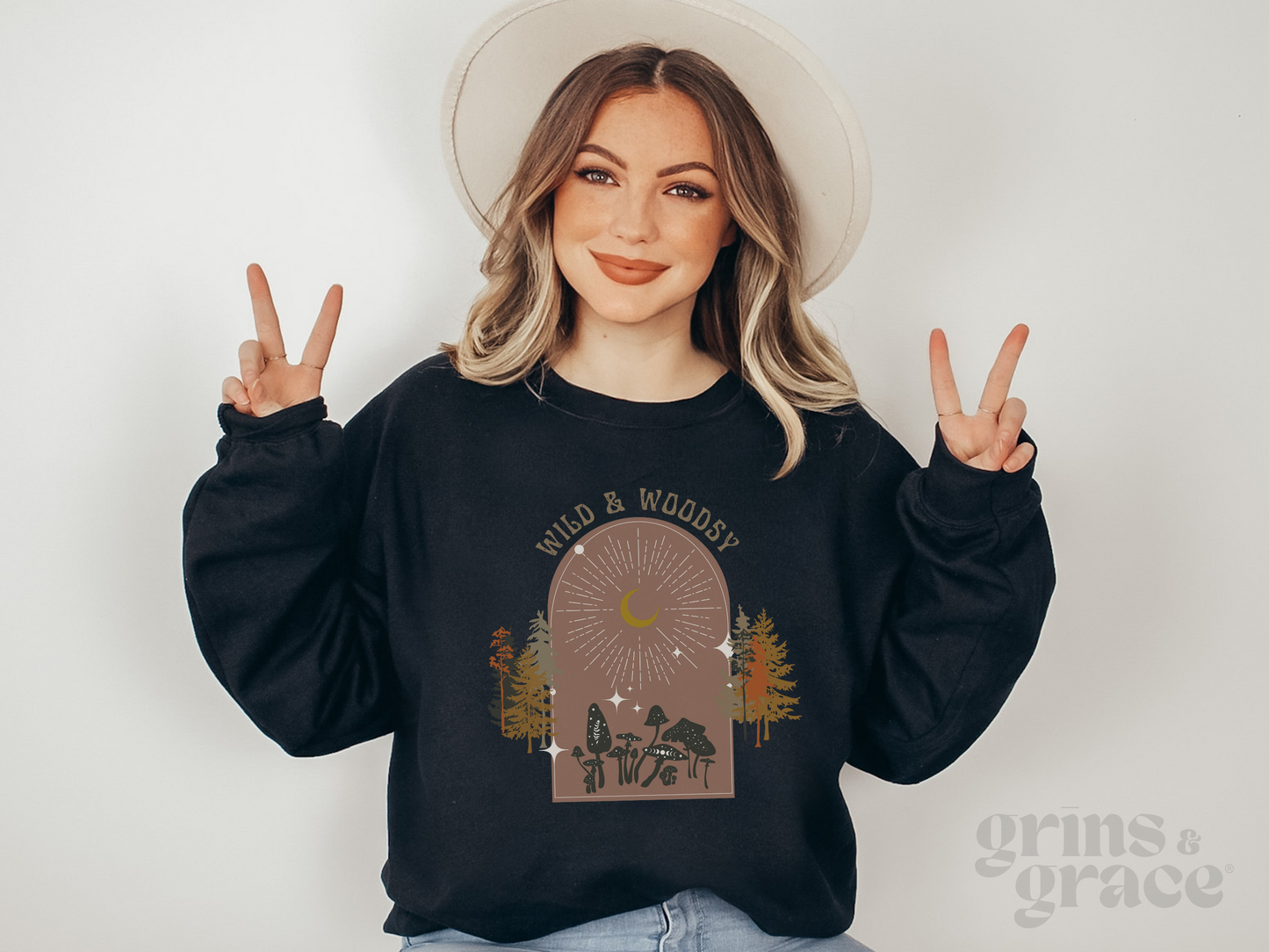 WILD & WOODSY WOMENS SWEATSHIRT