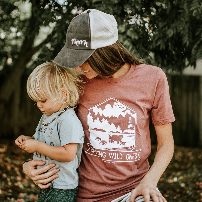 'RAISING WILD ONES' MAMA BEAR MOM T-SHIRT
