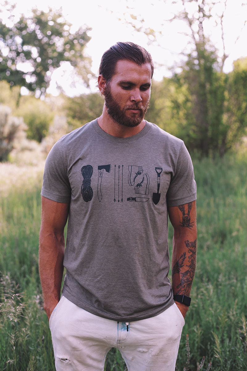 'OUTDOORSMAN DAD' MEN'S T-SHIRT
