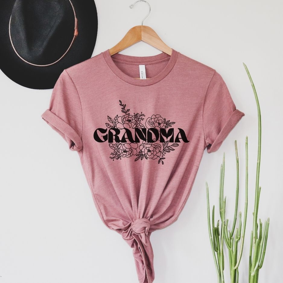"GRANDMA" FLORAL MOM T-SHIRT