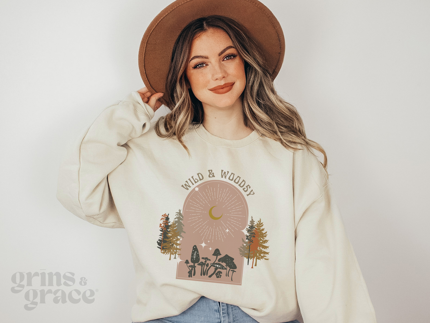 WILD & WOODSY WOMENS SWEATSHIRT